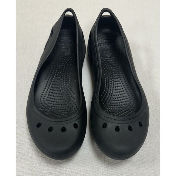 Women’s Crocs Kadee Comfort Closed Toe Ballet Flat Arch Support Black EUC Size 7 - Picture 1 of 7